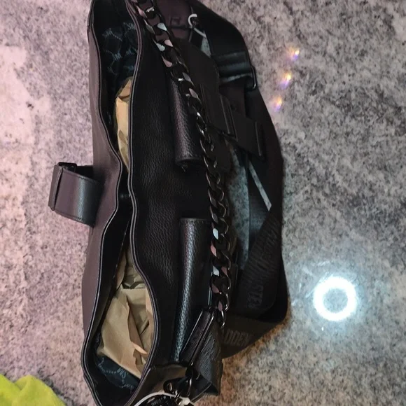 Steve Madden Black Pebbled Leather Crossbody Bag with Strap Pouch - Picture 7 of 10